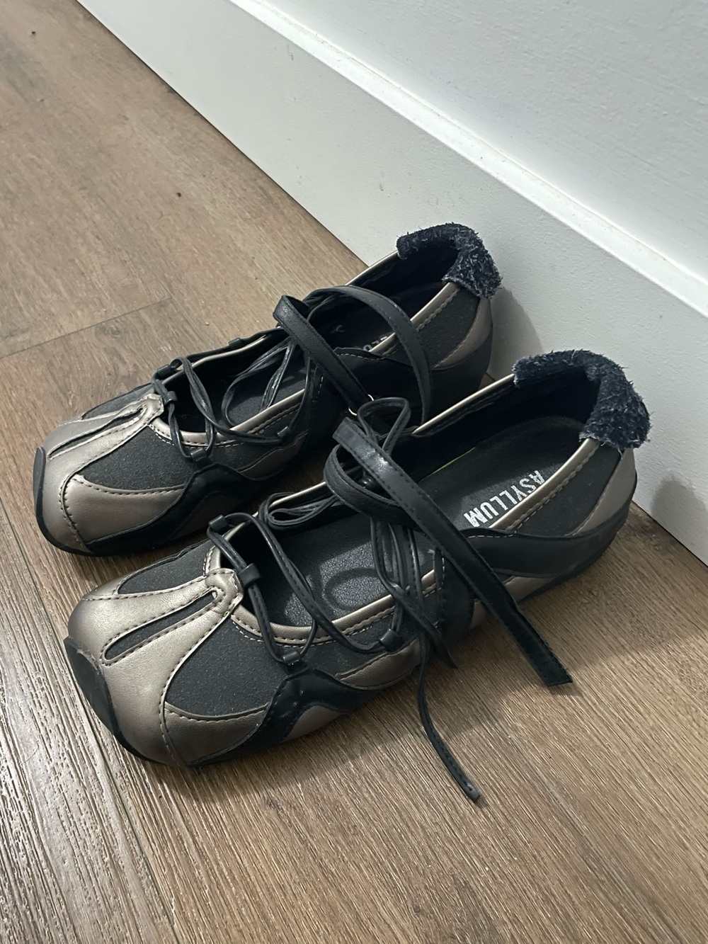 Women’s Metallic Gray Lace-Up Ballet Flats